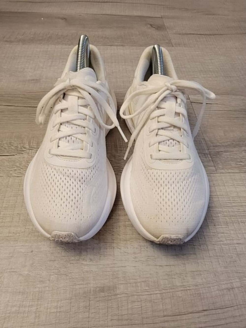 lululemon athletica Women's Cream Mesh Running Shoes Sz 7